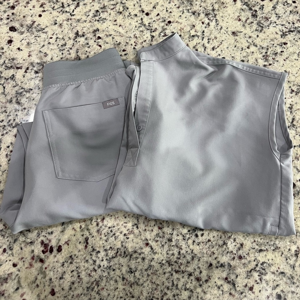 Figs scrub set